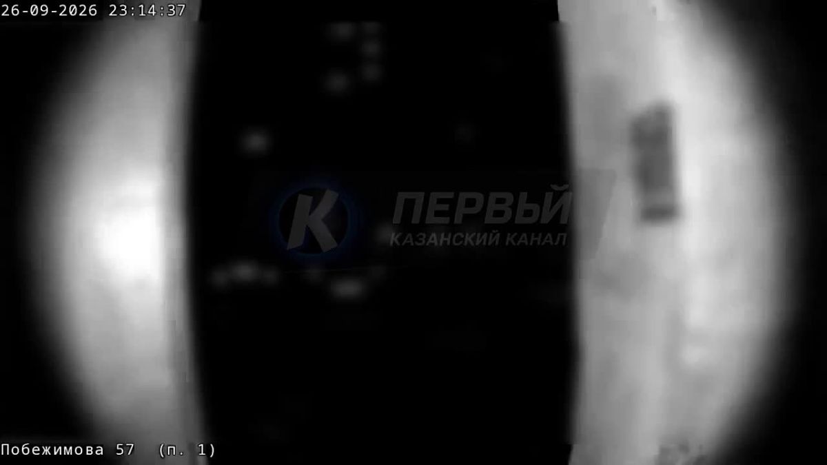 В Казани полиция начала проверку после сообщений о мужчине у подъезда