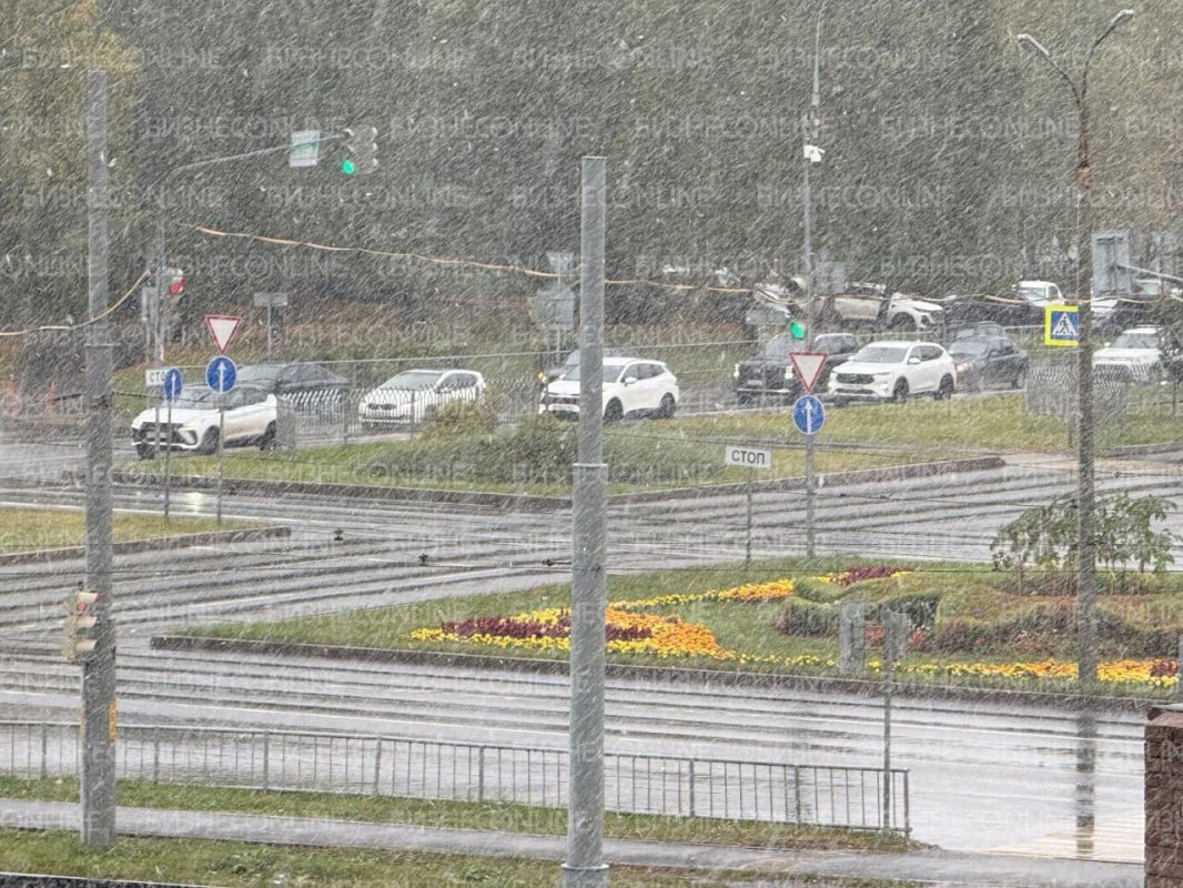 Татарстане выпал первый снег — сегодня утром он пошел в Набережных Челнах, передает корреспондент БИЗНЕС Online Татарстане выпал первый снег — сегодня утром он пошел в Набережных Челнах, передает корреспондент БИЗНЕС Online