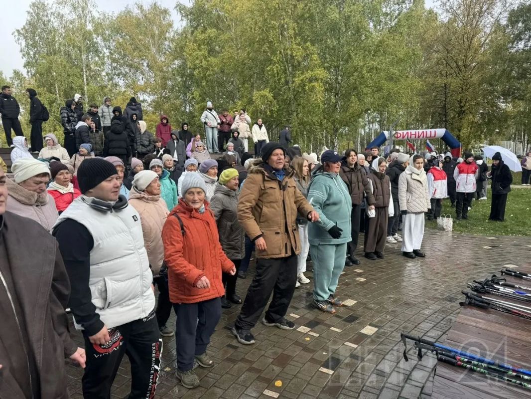 В парке «СемьЯ» прошла массовая оздоровительная акция «10 тысяч шагов к здоровью» В парке «СемьЯ» прошла массовая оздоровительная акция «10 тысяч шагов к здоровью»