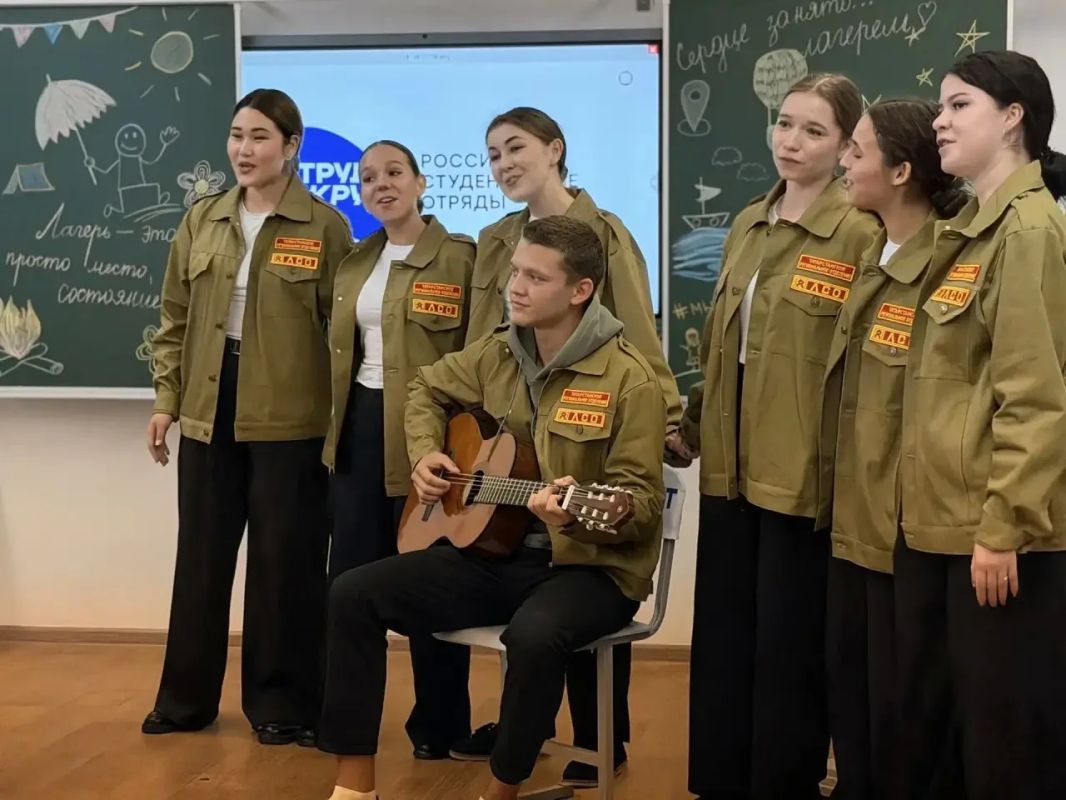 2 октября, в День среднего профессионального образования, в стенах Арского педагогического колледжа им. Г.Тукая произошло сразу несколько знаковых событий, объединивших историю и будущее 2 октября, в День среднего профессионального образования, в стенах Арского педагогического колледжа им. Г.Тукая произошло сразу несколько знаковых событий, объединивших историю и будущее