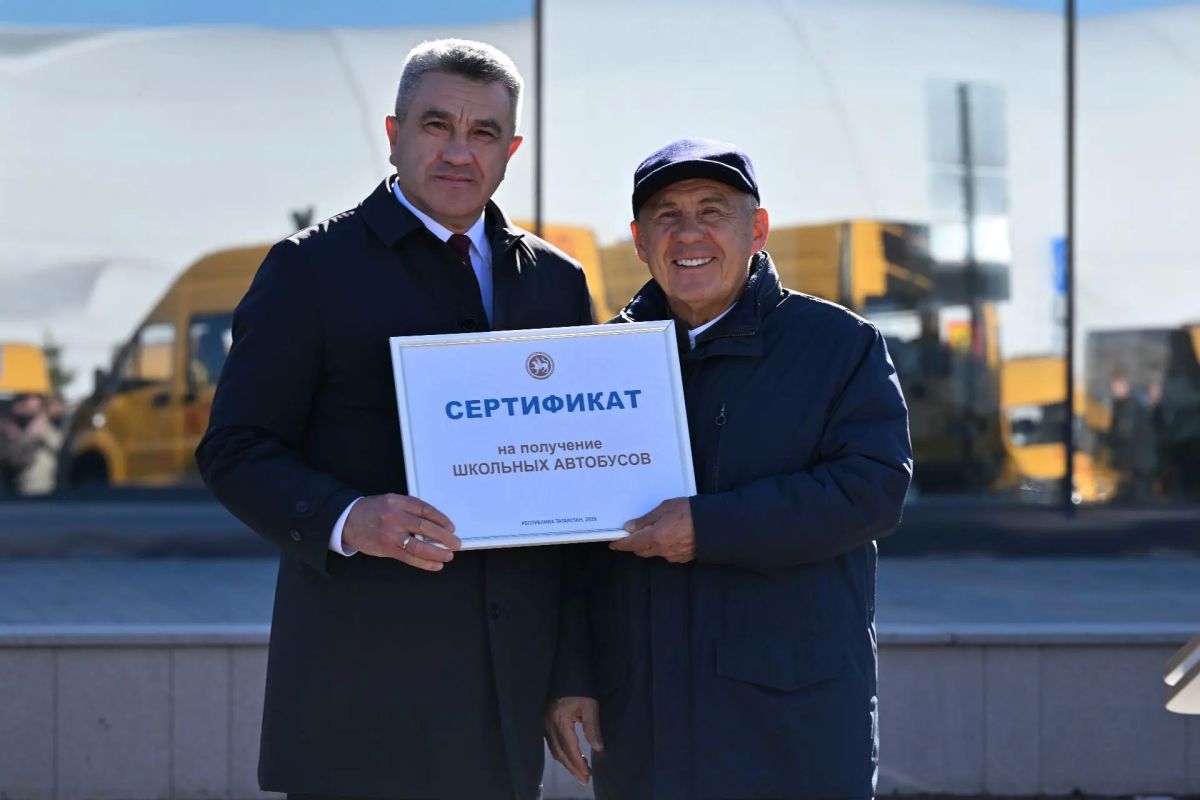 Города и районы республики получили новые школьные автобусы