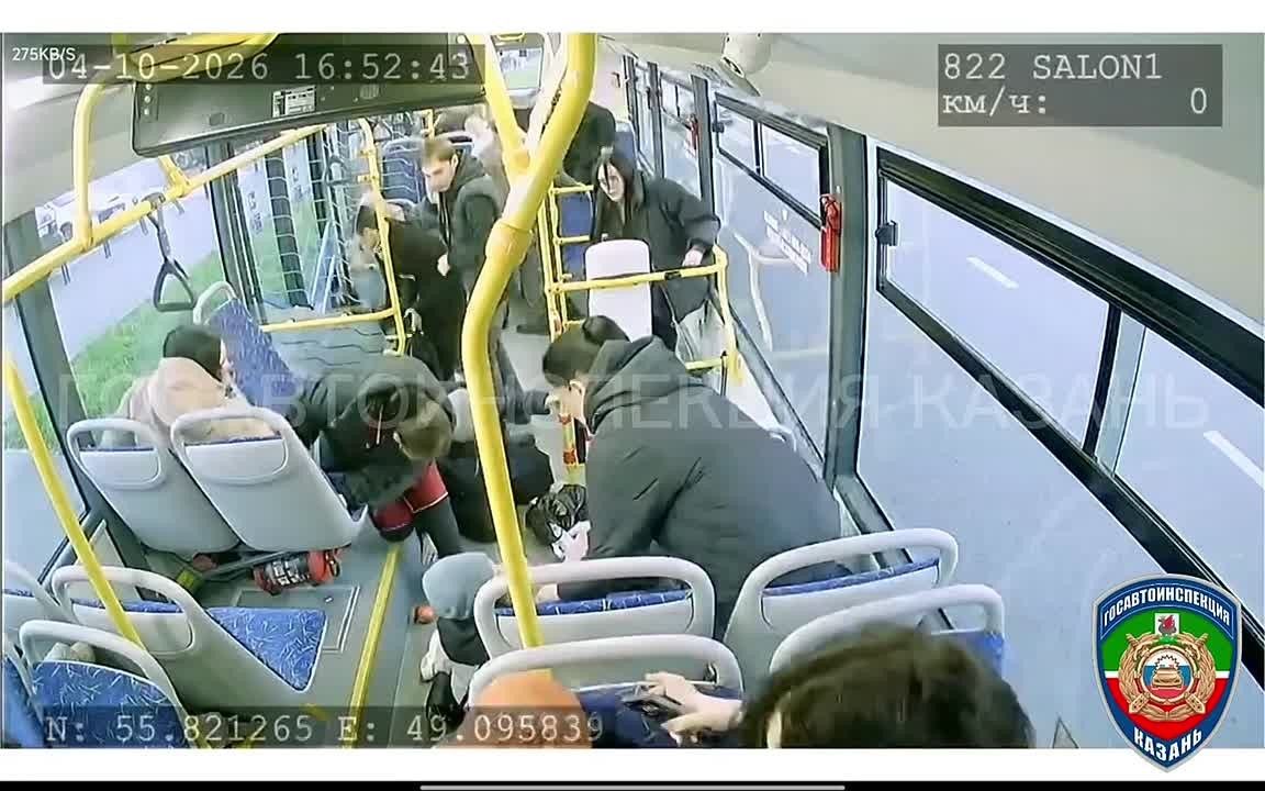 В Казани из-за резкого торможения автобуса пострадали женщина и семилетняя девочка