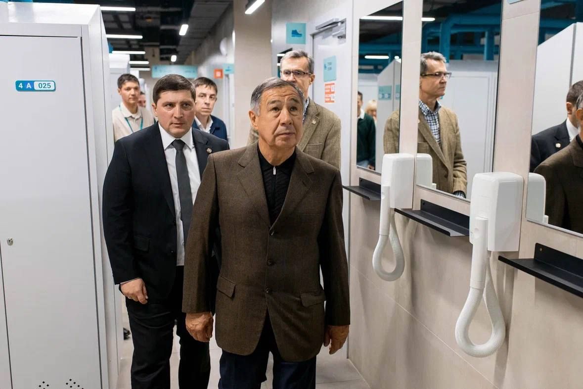 Раис Минниханов ознакомился с ключевыми объектами Нижнекамска Раис Минниханов ознакомился с ключевыми объектами Нижнекамска