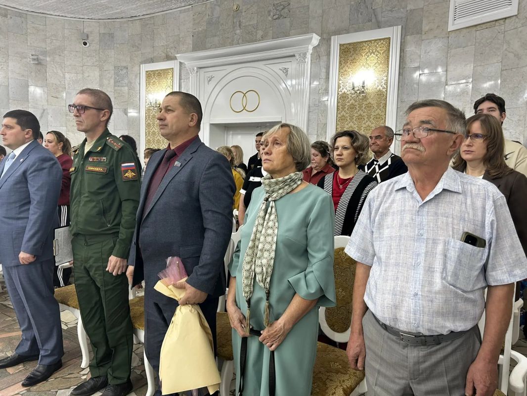 В ЗАГСе Нижнекамска прошло вручение посмертных наград В ЗАГСе Нижнекамска прошло вручение посмертных наград