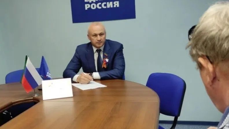 Олег Николаев помог челнинской семье с ремонтом автомобиля