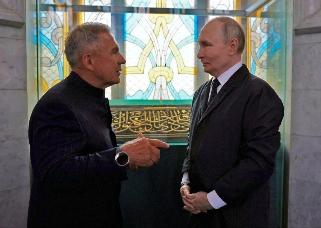 Минниханов поздравил Путина с днём рождения