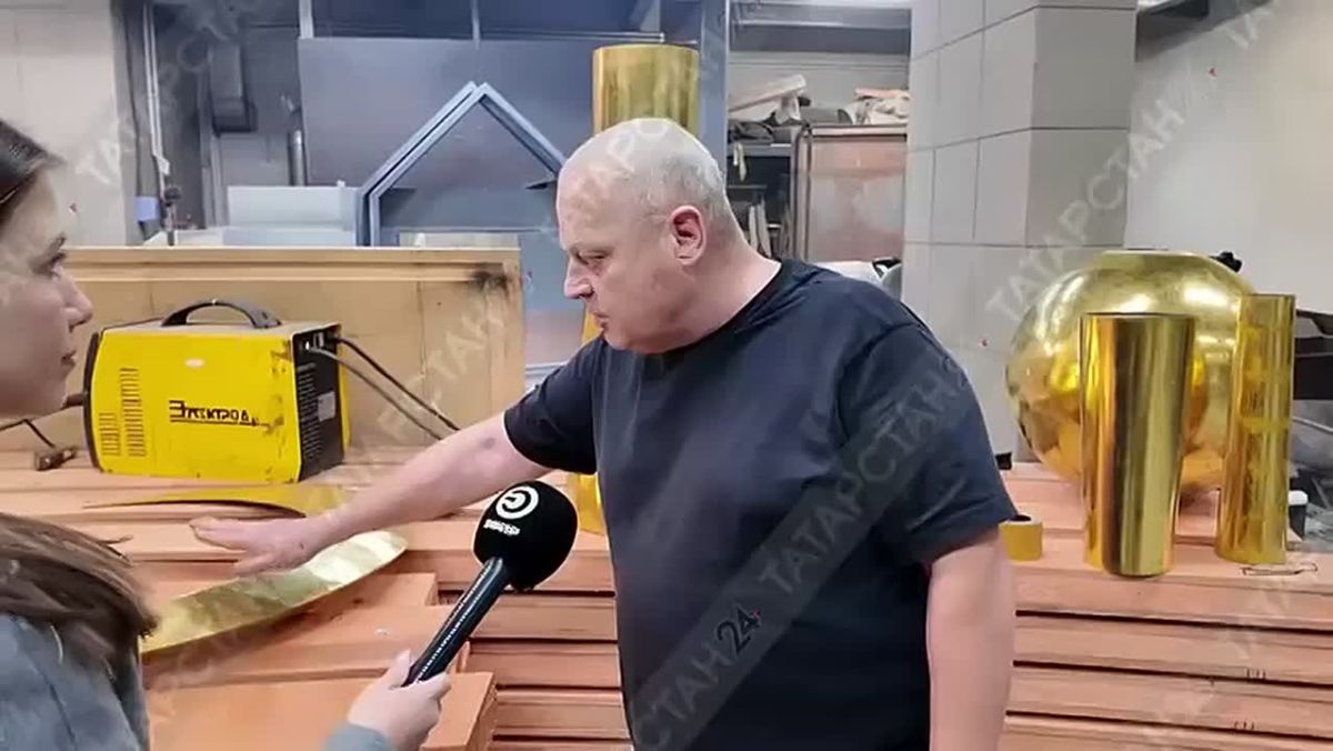 С башни Сююмбике сняли позолоченный полумесяц