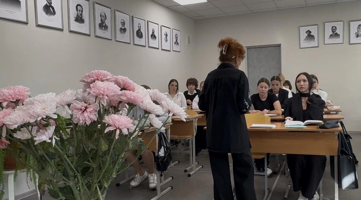 «Народный учитель Татарстана» Людмила Вахитова 65 лет в педагогике «Народный учитель Татарстана» Людмила Вахитова 65 лет в педагогике