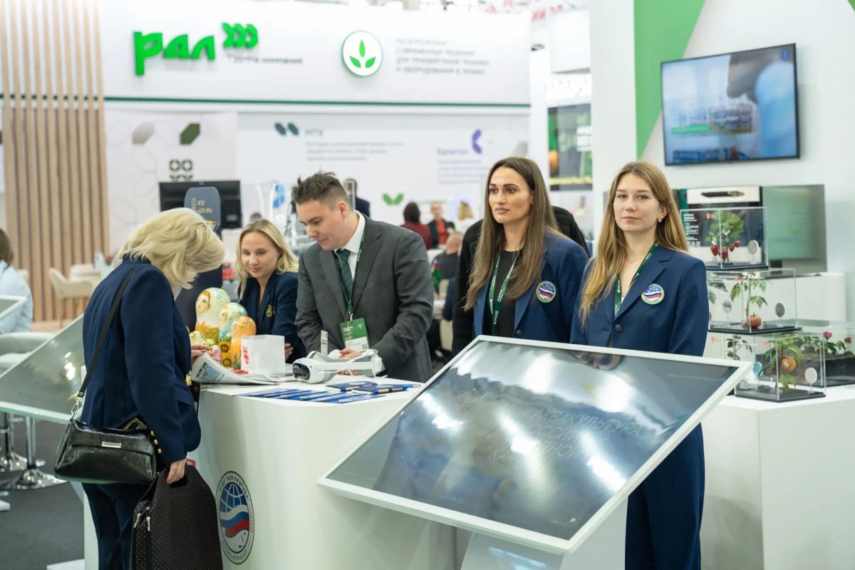 Сергей Данкверт принял участие в пленарном заседании «Золотой осени — 2026» Сергей Данкверт принял участие в пленарном заседании «Золотой осени — 2026»