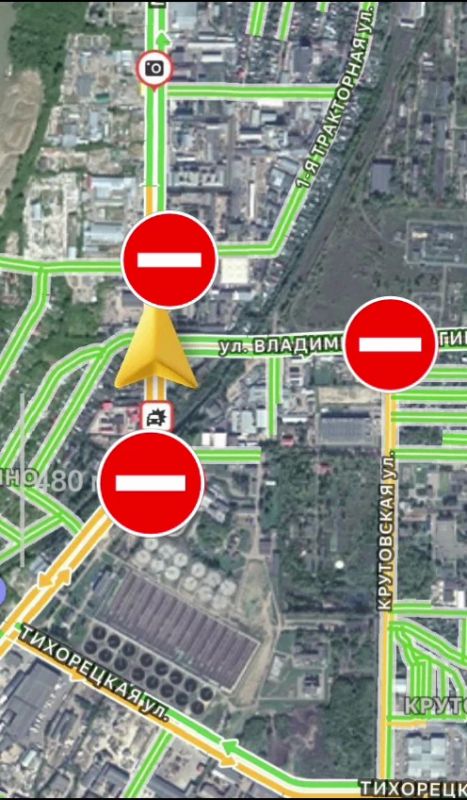 На Магистральной в Казани после пожара ограничили движение – пробки образовались на соседних улицах