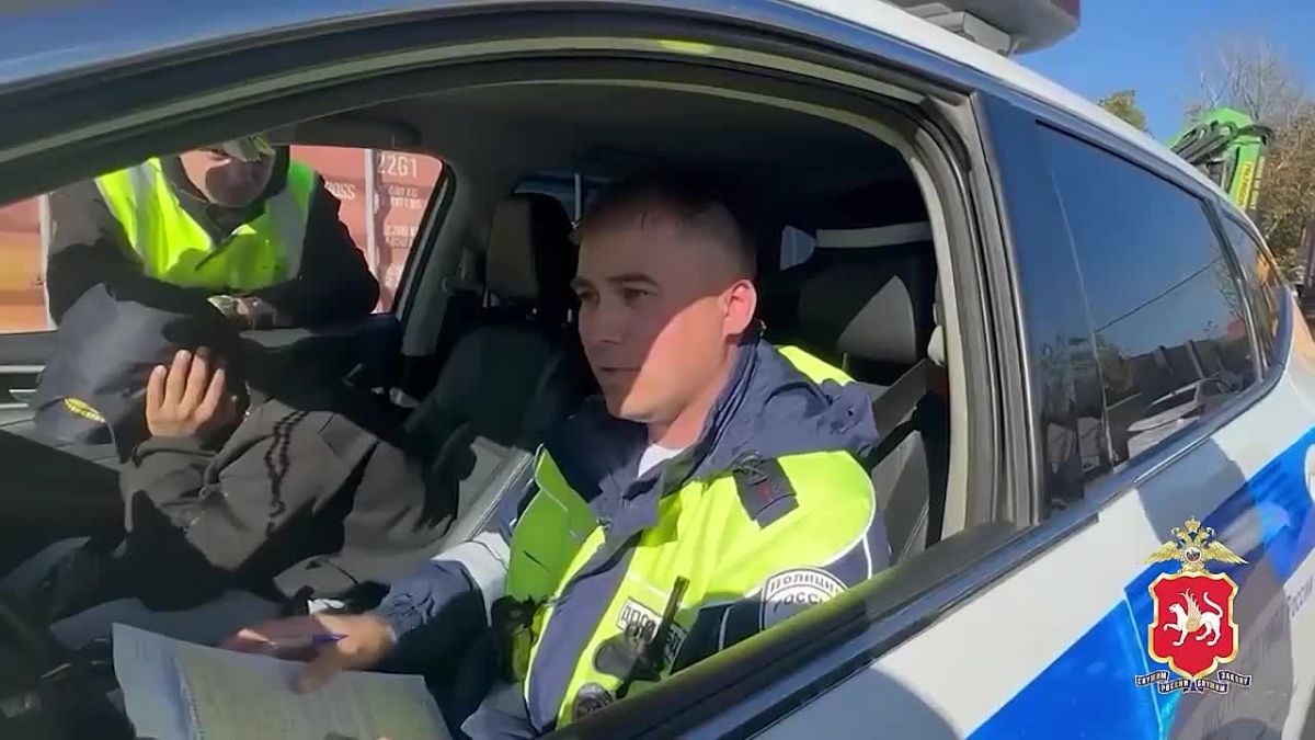 Школьник посадил в мамину Kia трехлетнего брата и попытался уйти от полиции