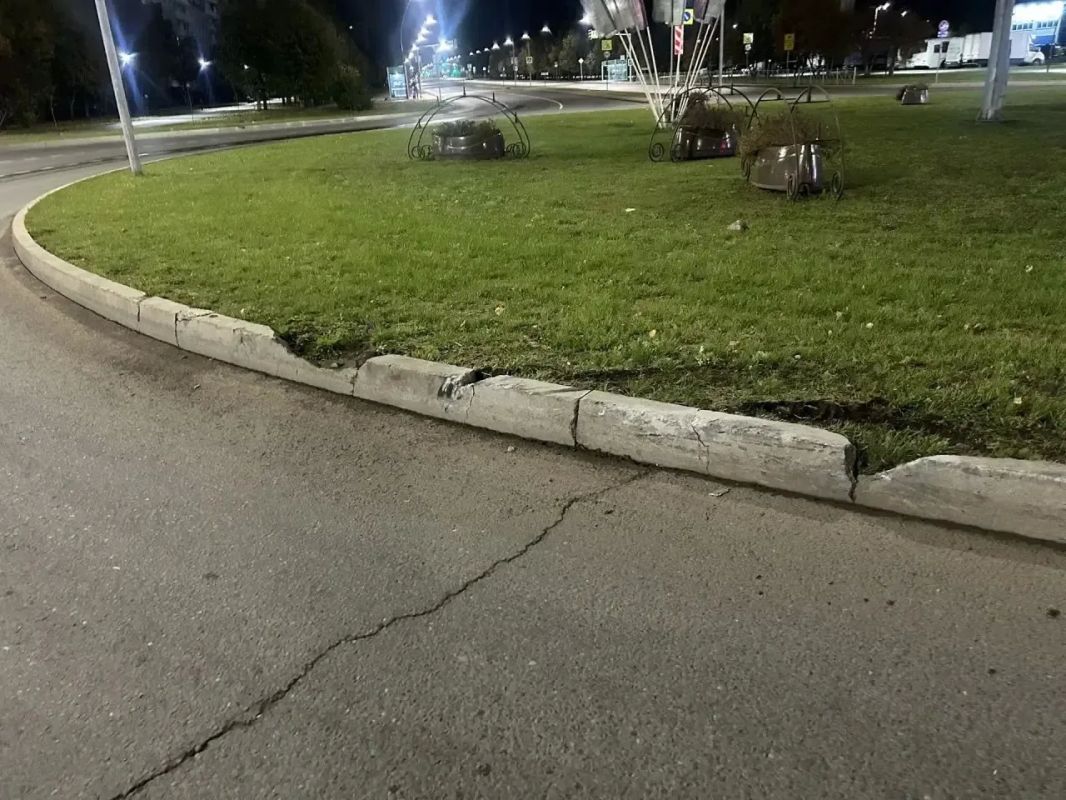 В результате ночного ДТП на проспекте Мира в Нижнекамске пострадало два человека, сообщает пресс-служба госавтоинспекции города В результате ночного ДТП на проспекте Мира в Нижнекамске пострадало два человека, сообщает пресс-служба госавтоинспекции города