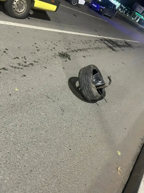 В результате ночного ДТП на проспекте Мира в Нижнекамске пострадало два человека, сообщает пресс-служба госавтоинспекции города В результате ночного ДТП на проспекте Мира в Нижнекамске пострадало два человека, сообщает пресс-служба госавтоинспекции города