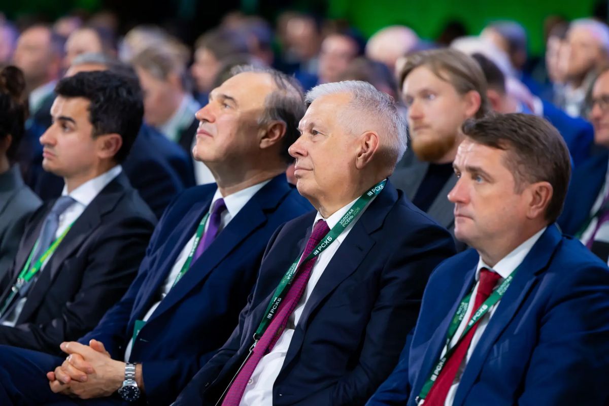 Сергей Данкверт принял участие в пленарном заседании «Золотой осени — 2026»