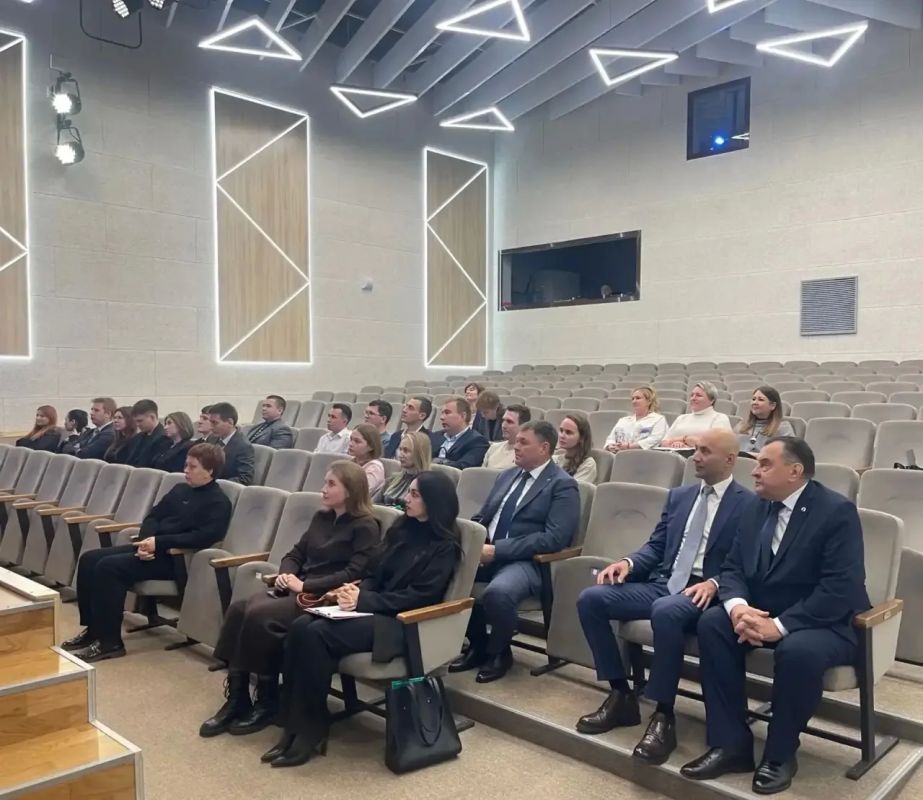 В Елабуге прошел I молодежный форум прокуратур Татарстана и Удмуртии В Елабуге прошел I молодежный форум прокуратур Татарстана и Удмуртии
