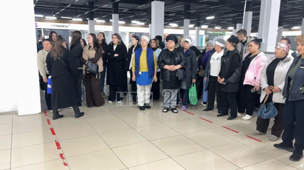 В Нижнекамске в торговом центре «Рамус Молл» прошли Всероссийские штабные тренировки по гражданской обороне, отработка сценария «Угроза атаки БПЛА», «Попадание БПЛА в ТЦ» с привлечением сотрудников скорой помощи, полиции... В Нижнекамске в торговом центре «Рамус Молл» прошли Всероссийские штабные тренировки по гражданской обороне, отработка сценария «Угроза атаки БПЛА», «Попадание БПЛА в ТЦ» с привлечением сотрудников скорой помощи, полиции...