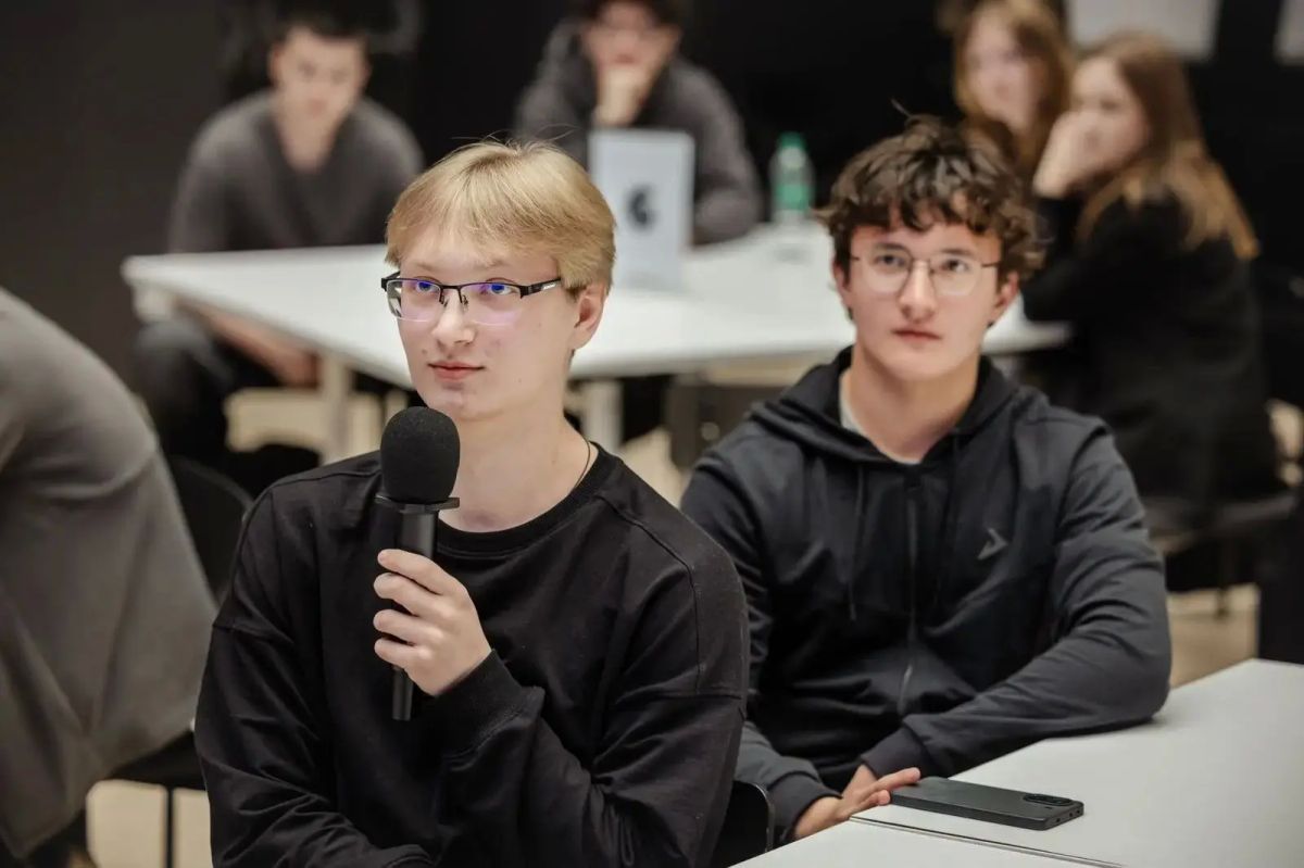 Энергоэффективные АЗС: молодые инженеры предложили решения для будущего промышленности Энергоэффективные АЗС: молодые инженеры предложили решения для будущего промышленности