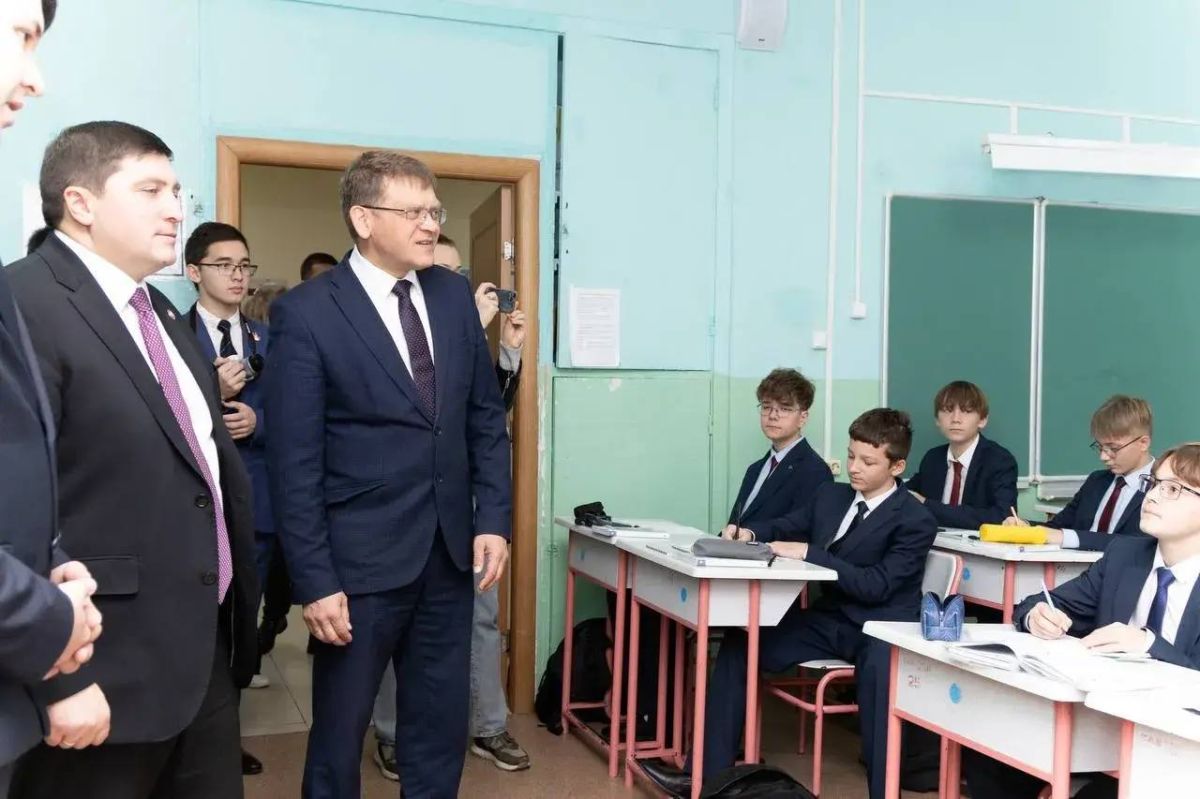 В Нижнекамске обсудили планы развития лицея №24 В Нижнекамске обсудили планы развития лицея №24