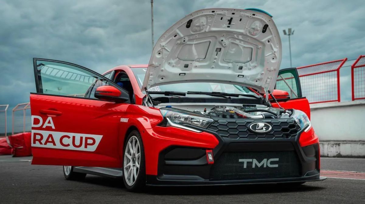 АвтоВАЗ показал гоночную «Искру» почти за 7 млн рублей