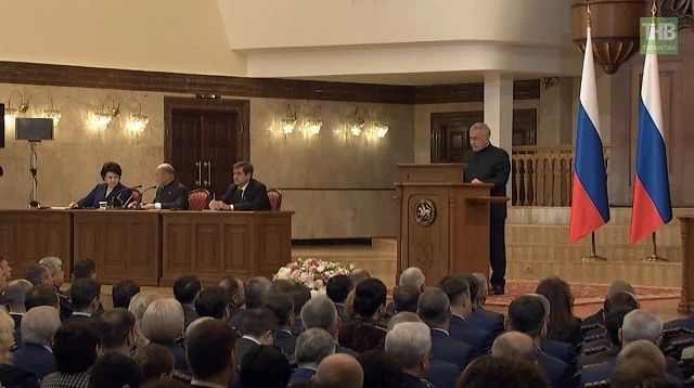 Раис Татарстана Рустам Минниханов подписал указ о повышении должностных окладов государственных гражданских служащих республики на 10% с 1 января 2027 года