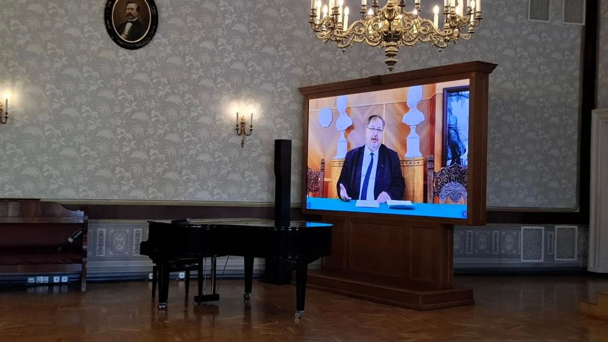 Иван Гущин: «Мы не консервируем памятники — мы возвращаем их в современную жизнь» Иван Гущин: «Мы не консервируем памятники — мы возвращаем их в современную жизнь»