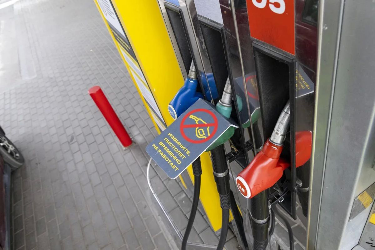 В Оренбуржье намерены запретить продажу топлива подросткам