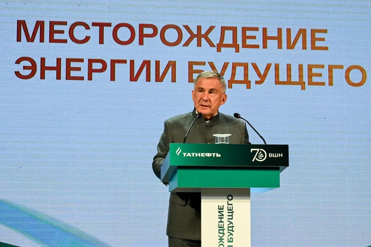 Минниханов: будущих инженеров нужно готовить ещё со школы