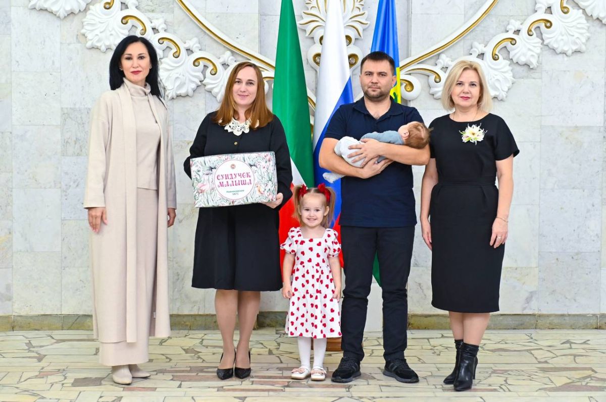 В Нижнекамске шесть многодетных семей получили удостоверения