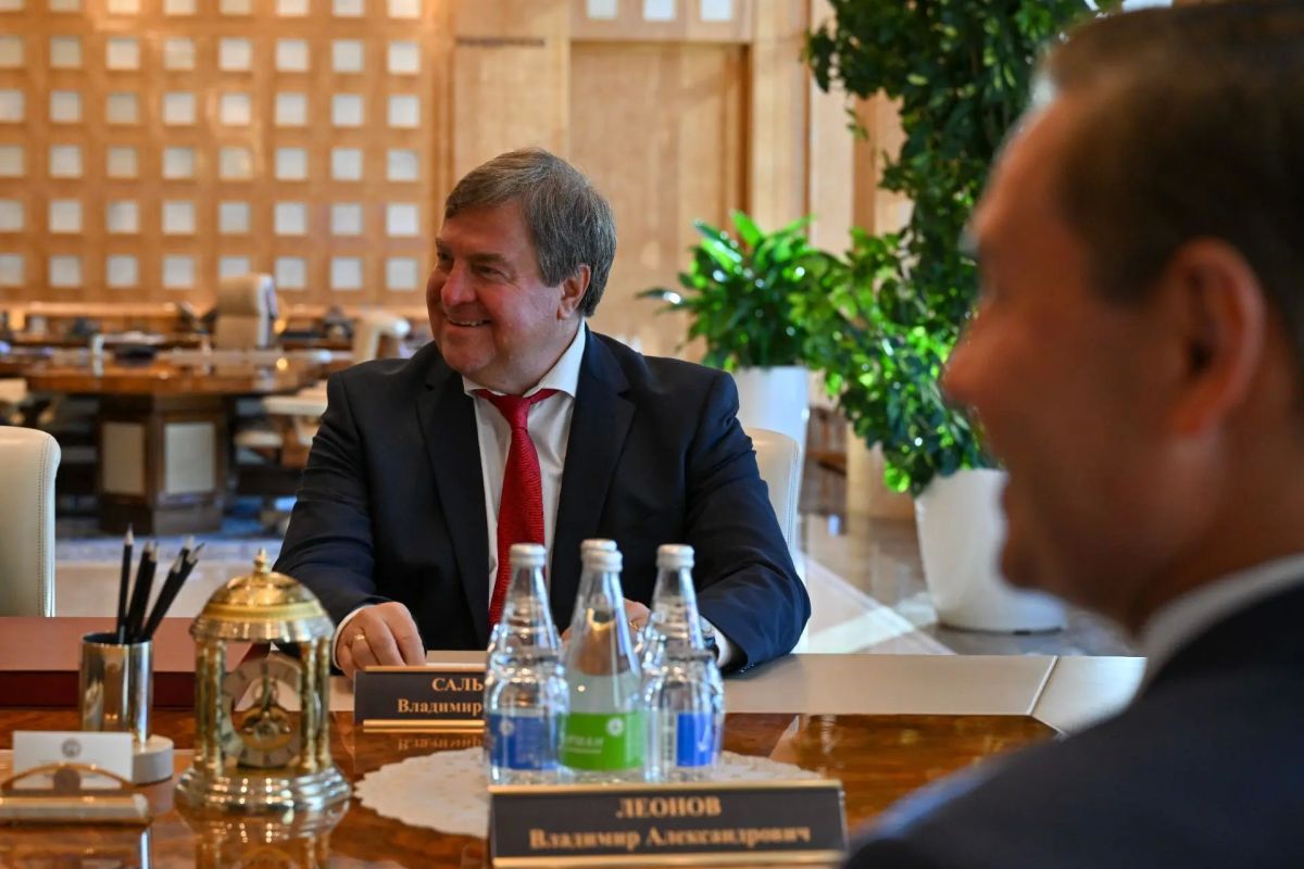 Рустам Минниханов встретился с президентом European Aquatics Антонио Силвой Рустам Минниханов встретился с президентом European Aquatics Антонио Силвой