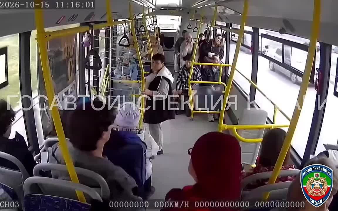 Момент жесткой аварии на Гвардейской попал на видео