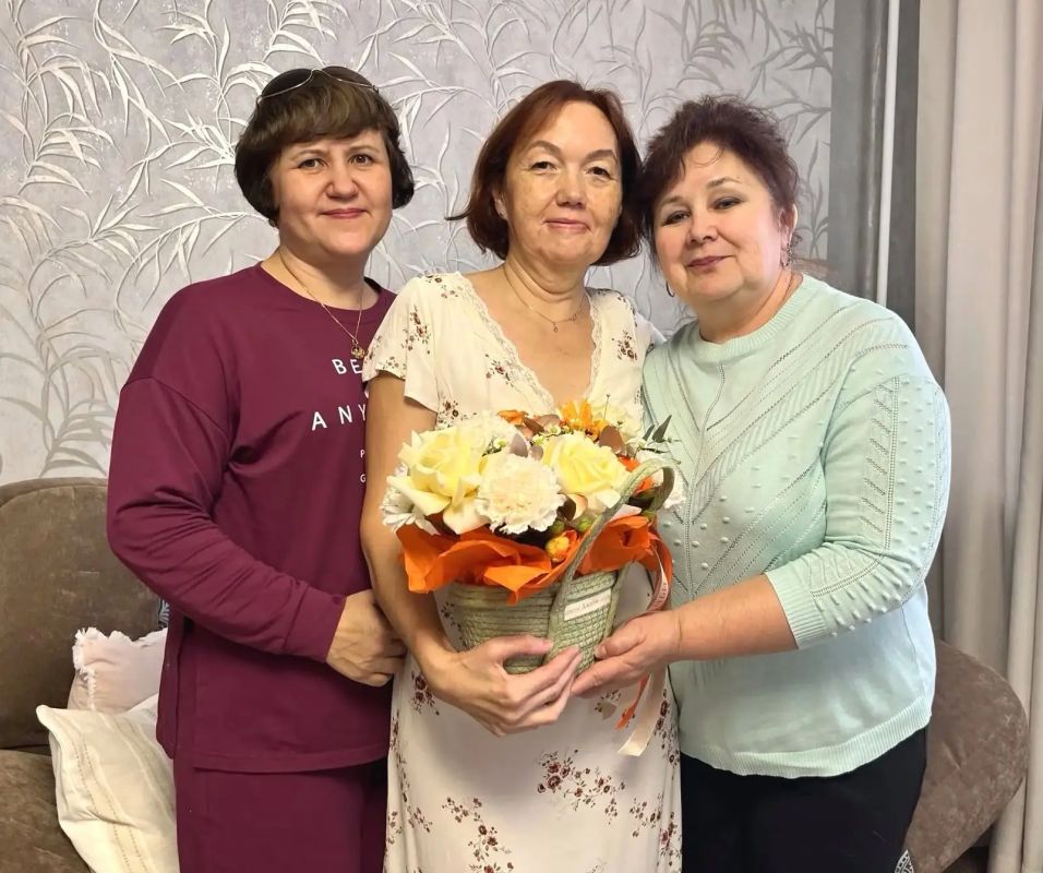 Коллектив нижнекамского роддома торжественно проводил на пенсию известного акушера-гинеколога отделения патологии беременности Гульнару Расиховну Баранову