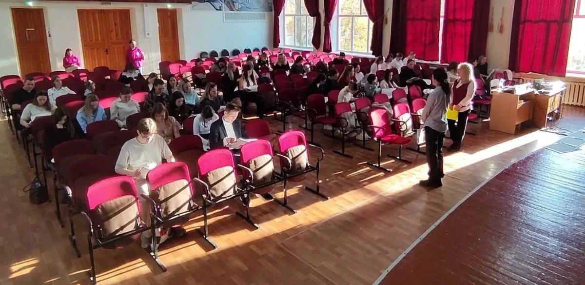 Молодых учителей Нижнекамска учат справляться с выгоранием и стрессом