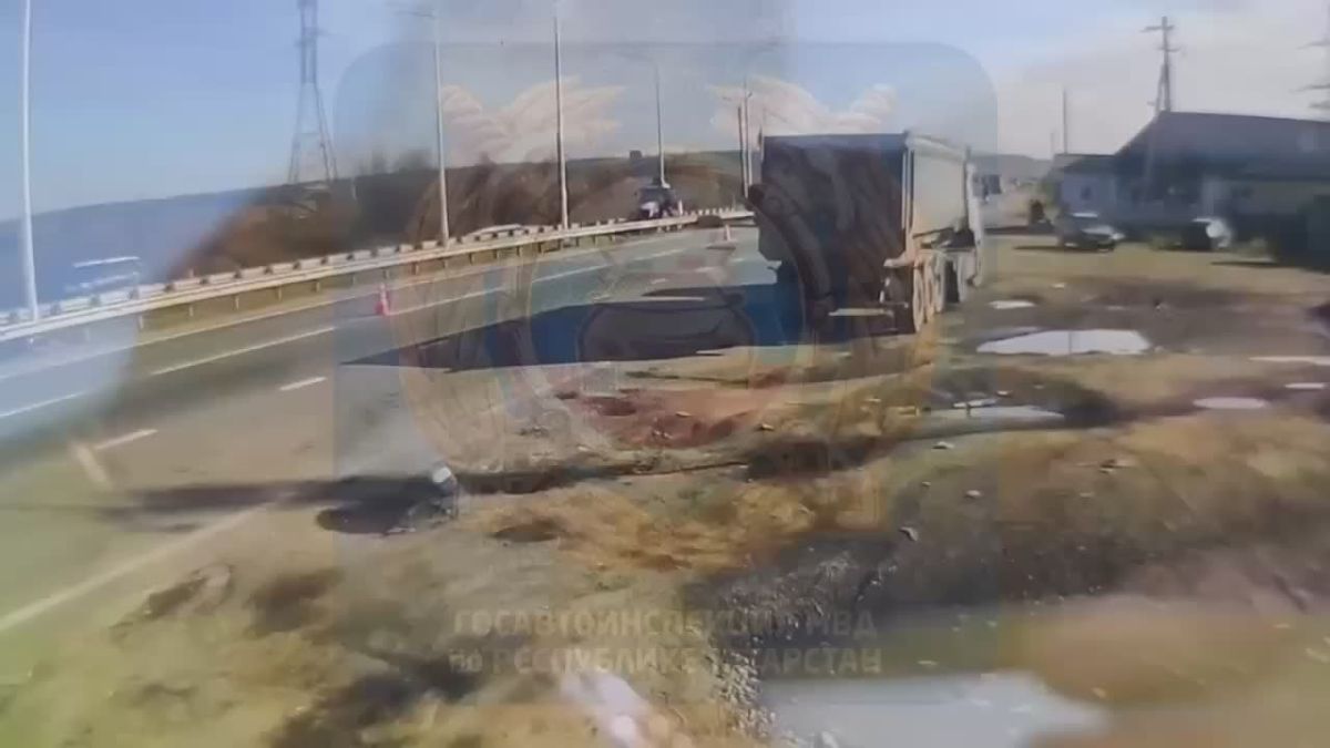 Смертельное ДТП в Елабужском районе: KIA врезалась в припаркованный грузовик