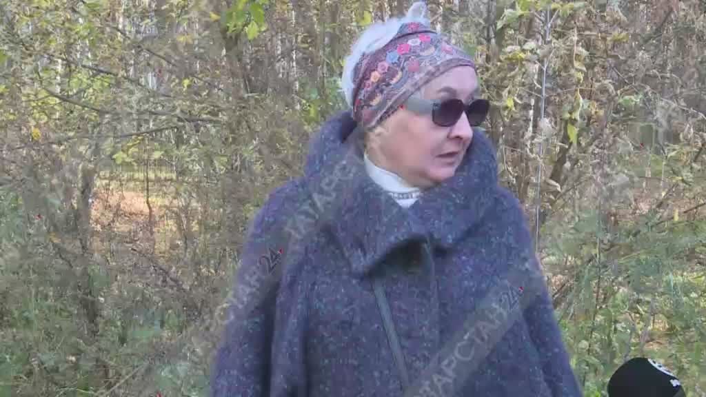 В Казани конечную остановку автобусов завалили мусором