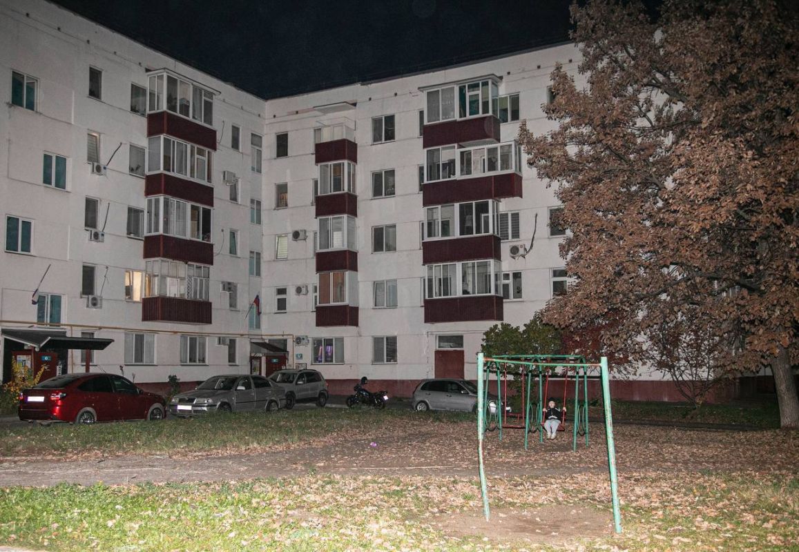 Встречи во дворах продолжаются — вместе обсуждаем будущее наших микрорайонов! Встречи во дворах продолжаются — вместе обсуждаем будущее наших микрорайонов!