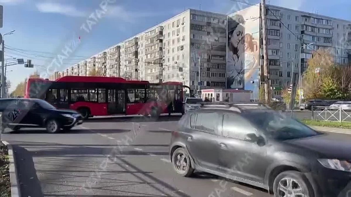 В Казани автобус №55 столкнулся с Toyota и сошел с маршрута