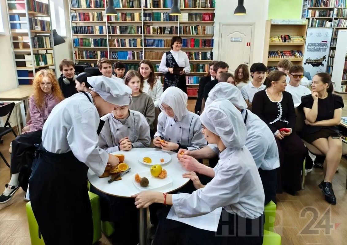 В центральной библиотеке Нижнекамска прошла встреча с будущими поварами, приуроченная ко Всемирному дню кулинарии В центральной библиотеке Нижнекамска прошла встреча с будущими поварами, приуроченная ко Всемирному дню кулинарии