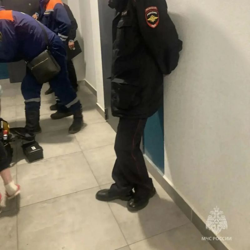 Дети дважды за сутки заперли маму в ванной
