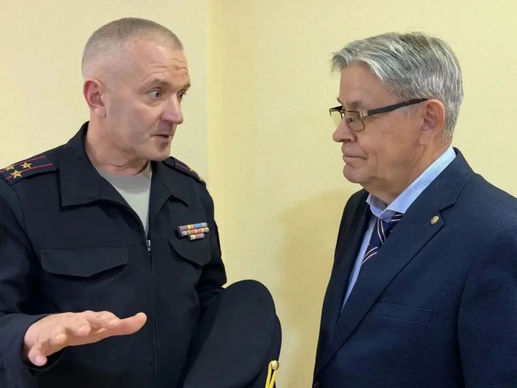 В Казанском инновационном университете (КИУ) прошло профориентационное мероприятие о службе в полиции В Казанском инновационном университете (КИУ) прошло профориентационное мероприятие о службе в полиции