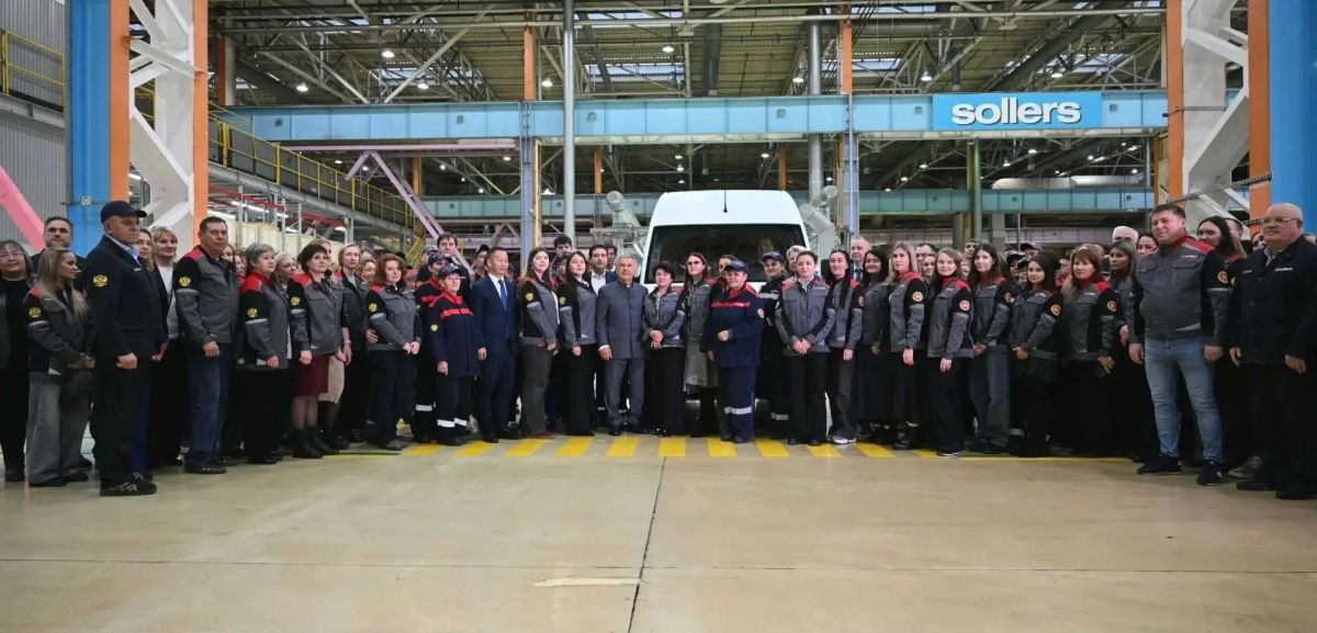 Рустам Минниханов: Сегодня на ОЭЗ «Алабуга» запустили производство новых автомобилей «Соллерс» - фургона и пассажирского автобуса