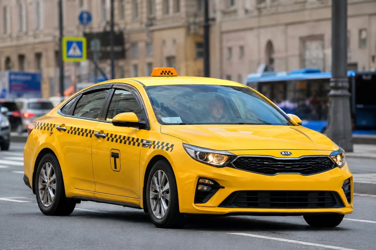 Российские авто непригодны для работы в такси, заявил член Общественного совета по развитию такси