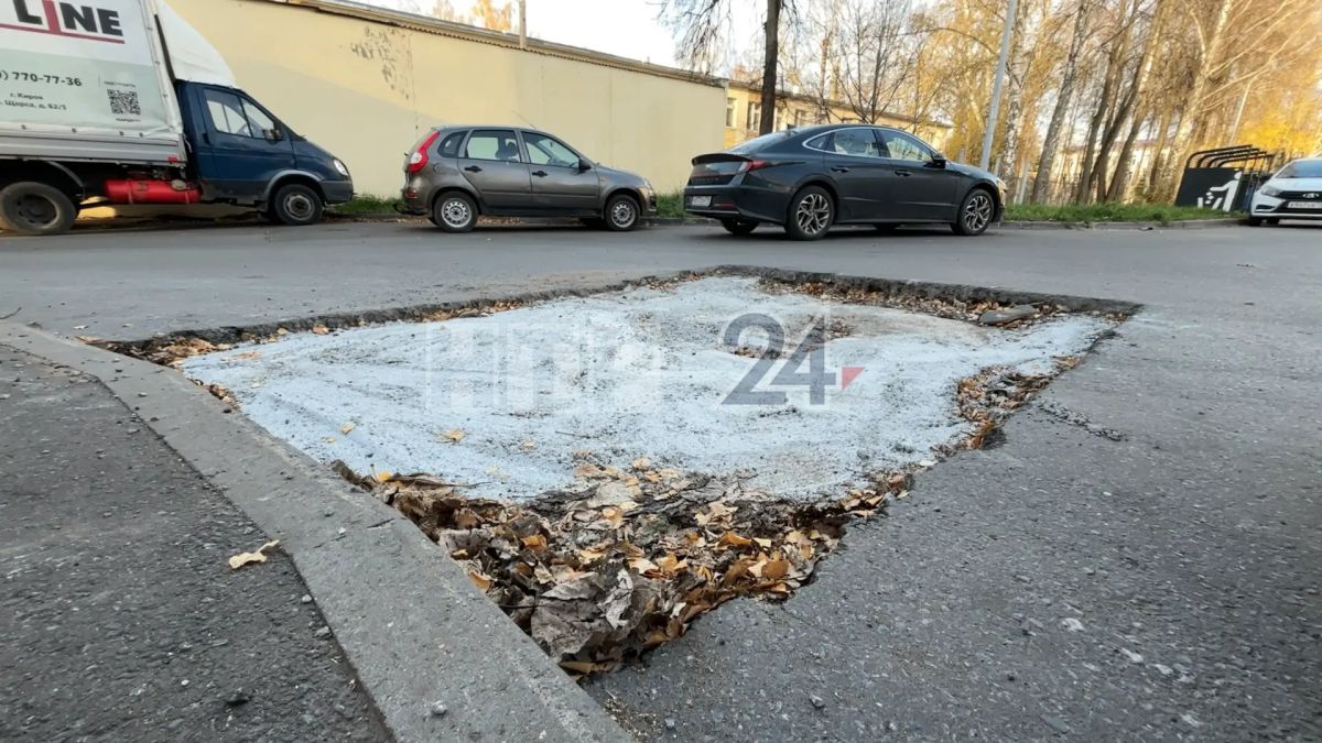 В августе во дворе дома №14 по ул. Тукая проводили работы на трубопроводе В августе во дворе дома №14 по ул. Тукая проводили работы на трубопроводе