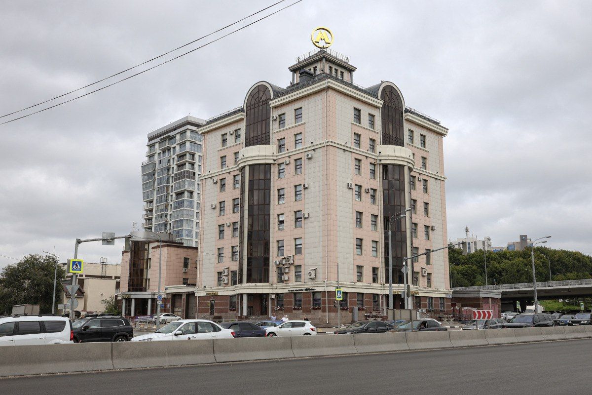 ГАИ Казани и исполком города займутся безопасностью перекрестка Назарбаева — Петербургская после трех ДТП с ограждением
