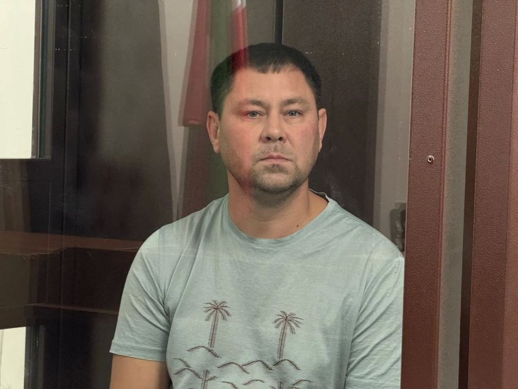Суд арестовал экс-замначальника УМВД по Набережным Челнам Марата Фаизова, сообщает корреспондент БИЗНЕС Online