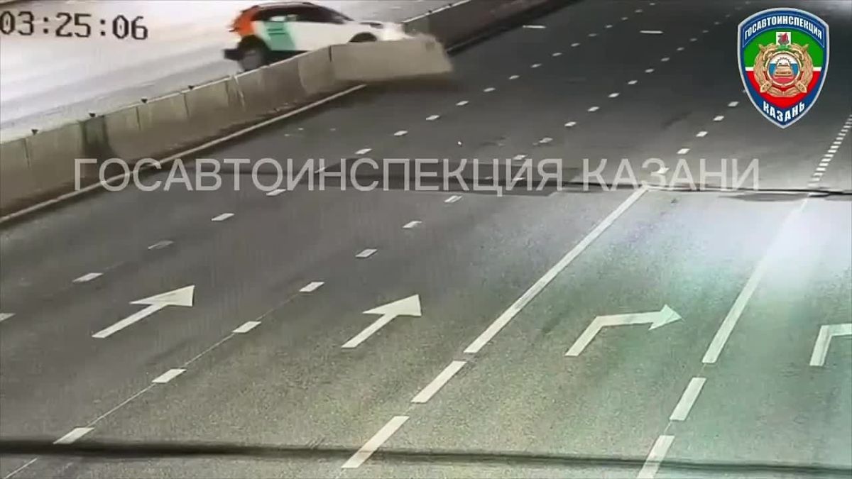 На Назарбаева в Казани в третий раз за год пробили бетонное ограждение