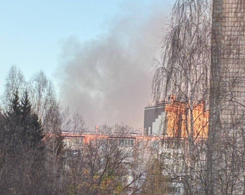 Столб дыма заметили в районе Дубравной