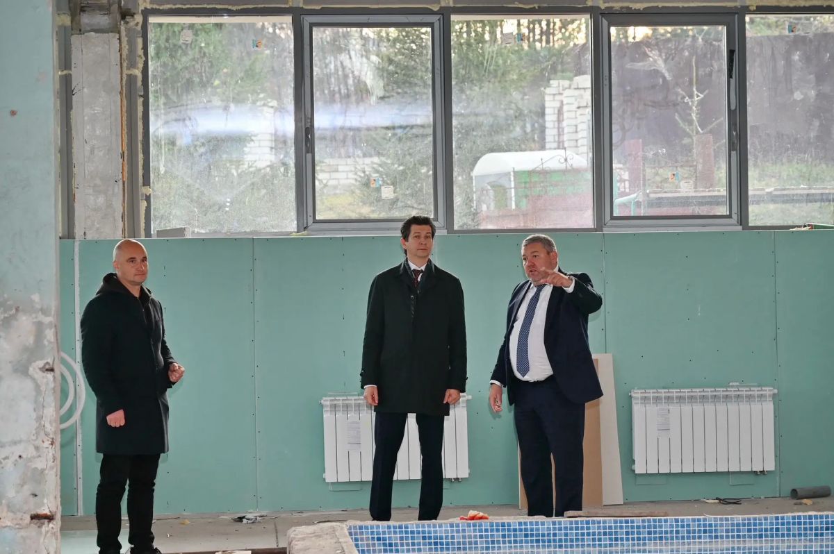 Фарид Абдулганиев ознакомился с ходом капремонта подросткового клуба в Верхнеуслонском районе