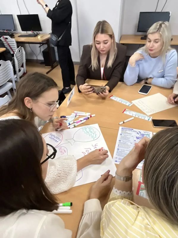 II Региональный слет наставников-просветителей: педагоги Татарстана осваивают цифровую среду II Региональный слет наставников-просветителей: педагоги Татарстана осваивают цифровую среду