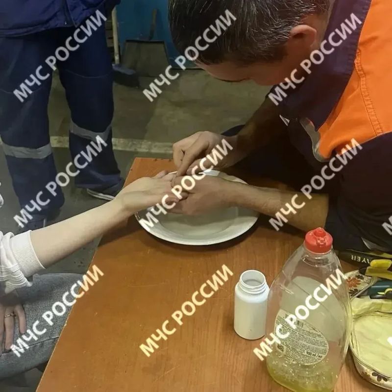 Кольцо застряло на пальце 37-летней жительницы Казани