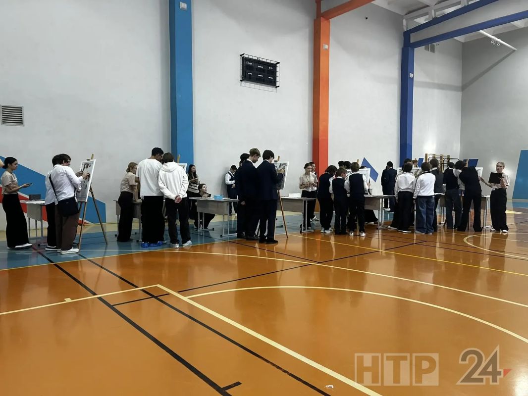 В Нижнекамском политехническом колледже проходит республиканский конкурс по скоростной сборке спилс-карт В Нижнекамском политехническом колледже проходит республиканский конкурс по скоростной сборке спилс-карт